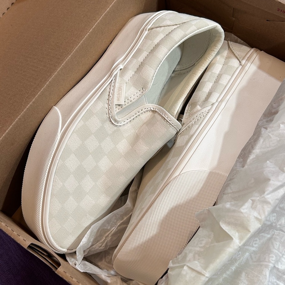 New in box Vans stackform slip on marshmallow 8.5